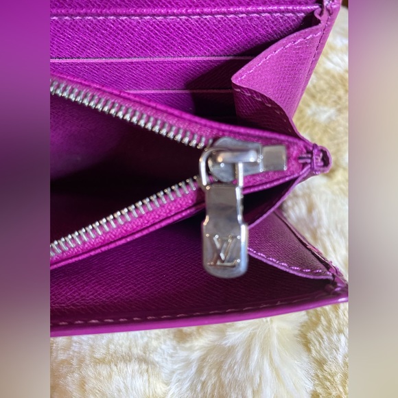 Louis Vuitton Portefeuille Sarah Epi Wallet - Picture 7 of 12